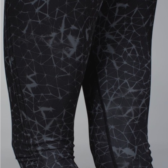 Lululemon Crushed Charcoal Inspire Tight Leggings - Picture 2 of 6
